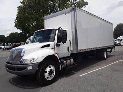International MV607 26 ft Box Truck - 240HP, 6 Speed Automatic, Roll up Door, Liftgate