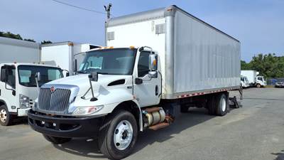 International MV607 26 ft Box Truck - 240HP, 6 Speed Automatic, Roll up Door, Liftgate