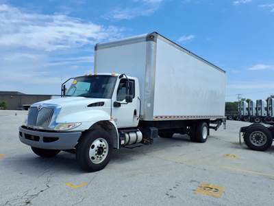 International MV607 26 ft Box Truck - 240HP, 6 Speed Automatic, Roll up Door, Liftgate