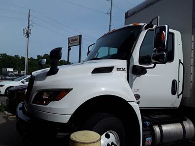 International MV607 26 ft Box Truck - 270HP, 6 Speed Automatic, Roll up Door, Liftgate