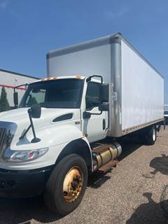 International MV607 26 ft Box Truck - 270HP, 6 Speed Automatic, Roll up Door, Liftgate