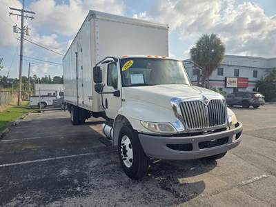 International MV607 26 ft Box Truck - 240HP, 6 Speed Automatic, Roll up Door, Liftgate