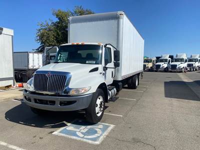 International MV607 26 ft Box Truck - 240HP, 6 Speed Automatic, Roll up Door, Liftgate