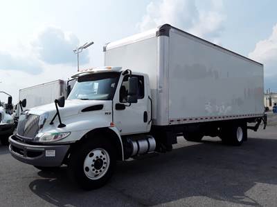 International MV607 26 ft Box Truck - 240HP, 6 Speed Automatic, Roll up Door, Liftgate