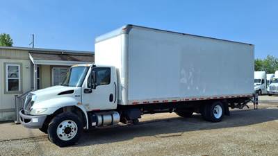 International MV607 26 ft Box Truck - 240HP, 6 Speed Automatic, Roll up Door, Liftgate
