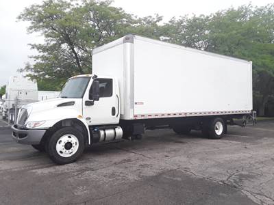 International MV607 26 ft Box Truck - 240HP, 6 Speed Automatic, Roll up Door, Liftgate