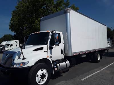 International MV607 26 ft Box Truck - 240HP, 6 Speed Automatic, Roll up Door, Liftgate