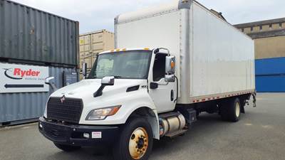 International MV607 26 ft Box Truck - 240HP, 6 Speed Automatic, Roll up Door, Liftgate