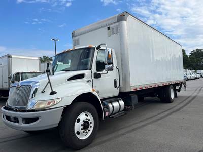 International MV607 26 ft Box Truck - 240HP, 6 Speed Automatic, Roll up Door, Liftgate