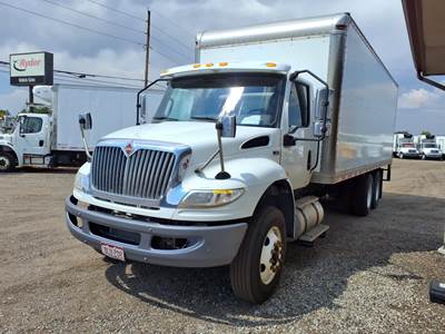 International MV607 24 ft Box Truck - 350HP, 6 Speed Automatic, Roll up Door
