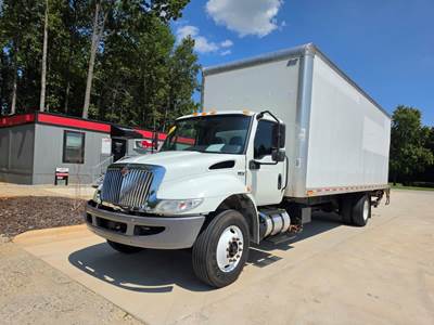 International MV607 26 ft Box Truck - 240HP, 6 Speed Automatic, Roll up Door, Liftgate