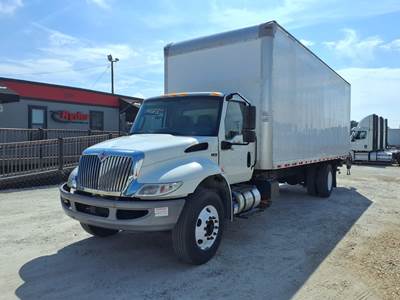 International MV607 26 ft Box Truck - 240HP, 6 Speed Automatic, Roll up Door, Liftgate