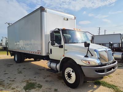International MV607 26 ft Box Truck - 240HP, 7 Speed Automatic, Roll up Door, Liftgate