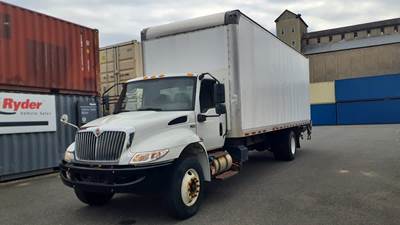 International MV607 26 ft Box Truck - 240HP, 6 Speed Automatic, Roll up Door, Liftgate