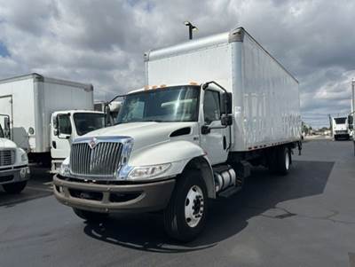 International MV607 26 ft Box Truck - 240HP, 6 Speed Automatic, Roll up Door, Liftgate