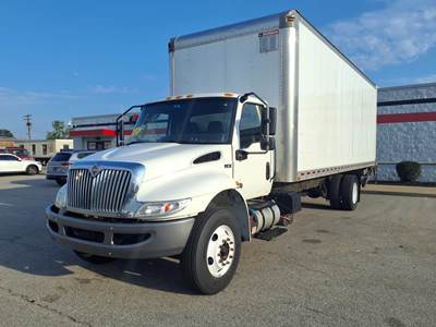 International MV607 26 ft Box Truck - 240HP, 6 Speed Automatic, Roll up Door, Liftgate