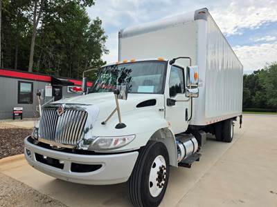 International MV607 26 ft Box Truck - 240HP, 6 Speed Automatic, Roll up Door, Liftgate