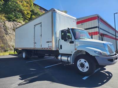 International MV607 26 ft Box Truck - 240HP, 6 Speed Automatic, Roll up Door, Liftgate