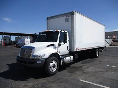 International MV607 26 ft Box Truck - 240HP, 6 Speed Automatic, Roll up Door, Liftgate