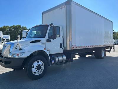 International MV607 26 ft Box Truck - 240HP, 6 Speed Automatic, Roll up Door, Liftgate