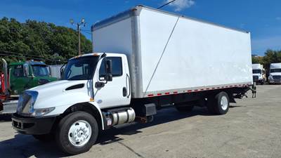 International MV607 26 ft Box Truck - 280HP, 6 Speed Automatic, Roll up Door, Liftgate