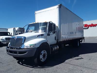 International MV607 26 ft Box Truck - 240HP, 6 Speed Automatic, Roll up Door, Liftgate