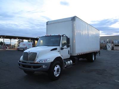 International MV607 26 ft Box Truck - 240HP, 6 Speed Automatic, Roll up Door, Liftgate