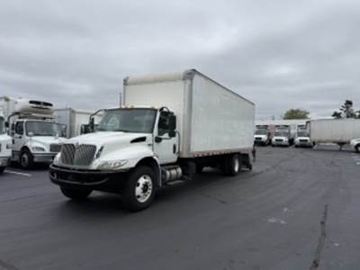 International MV607 26 ft Box Truck - 240HP, 6 Speed Automatic, Roll up Door, Liftgate