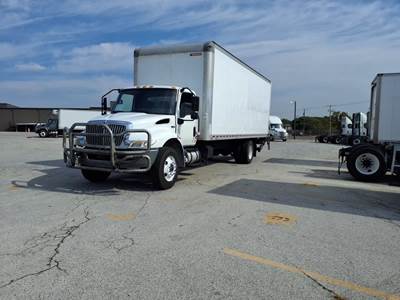 International MV607 26 ft Box Truck - 240HP, 6 Speed Automatic, Roll up Door, Liftgate