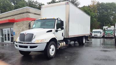 International MV607 26 ft Box Truck - 240HP, 6 Speed Automatic, Roll up Door, Liftgate