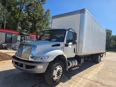 International MV607 26 ft Box Truck - 240HP, 6 Speed Automatic, Roll up Door, Liftgate