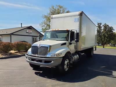 International MV607 26 ft Box Truck - 240HP, 6 Speed Automatic, Roll up Door