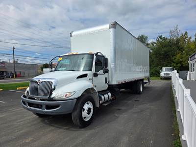 International MV607 26 ft Box Truck - 240HP, 6 Speed Automatic, Roll up Door, Liftgate