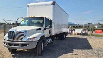 International MV607 26 ft Box Truck - 240HP, 6 Speed Automatic, Roll up Door, Liftgate