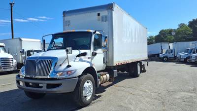International MV607 26 ft Box Truck - 240HP, 6 Speed Automatic, Roll up Door, Liftgate