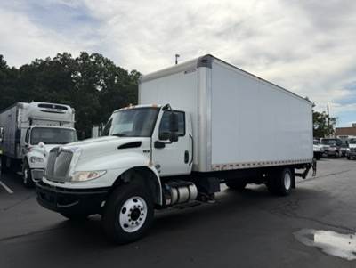International MV607 26 ft Box Truck - 240HP, 6 Speed Automatic, Roll up Door, Liftgate