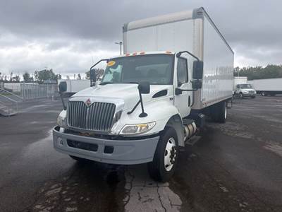 International MV607 26 ft Box Truck - 240HP, 6 Speed Automatic, Roll up Door, Liftgate