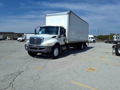 International MV607 26 ft Box Truck - 240HP, 6 Speed Automatic, Roll up Door, Liftgate