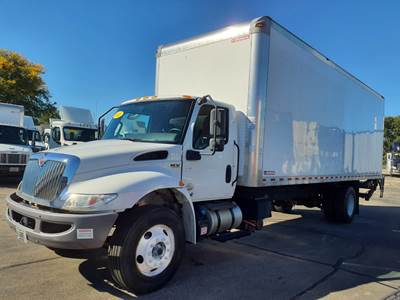 International MV607 26 ft Box Truck - 280HP, 6 Speed Automatic, Roll up Door, Liftgate