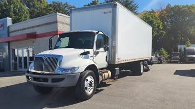 International MV607 26 ft Box Truck - 280HP, 6 Speed Automatic, Roll up Door, Liftgate