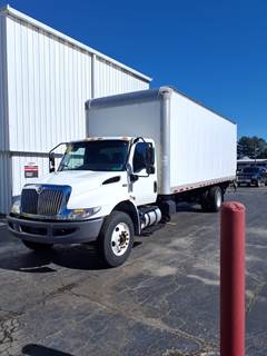 International MV607 26 ft Box Truck - 240HP, 6 Speed Automatic, Roll up Door, Liftgate
