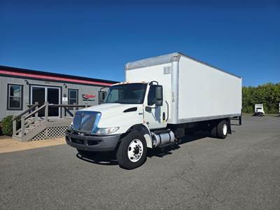 International MV607 26 ft Box Truck - 240HP, 6 Speed Automatic, Roll up Door