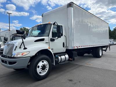 International MV607 26 ft Box Truck - 240HP, 6 Speed Automatic, Roll up Door, Liftgate