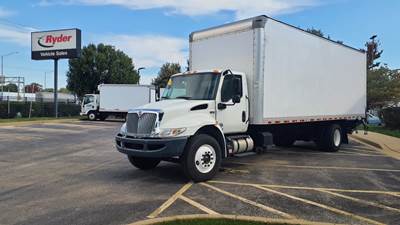 International MV607 26 ft Box Truck - 240HP, 6 Speed Automatic, Roll up Door, Liftgate