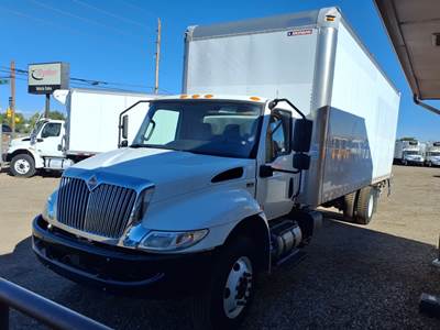 International MV607 26 ft Box Truck - 240HP, 6 Speed Automatic, Roll up Door, Liftgate