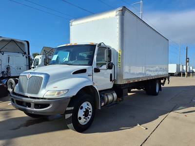 International MV607 26 ft Box Truck - 240HP, 6 Speed Automatic, Roll up Door, Liftgate