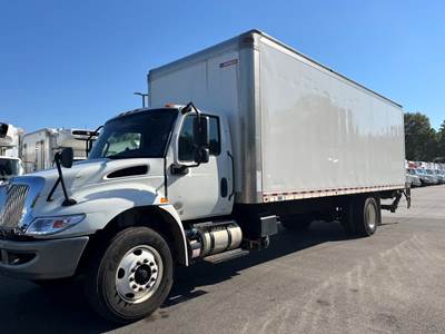 International MV607 26 ft Box Truck - 240HP, 6 Speed Automatic, Roll up Door, Liftgate