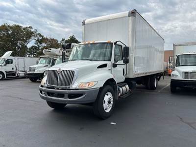 International MV607 26 ft Box Truck - 240HP, 6 Speed Automatic, Swing Door, Liftgate