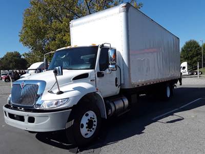 International MV607 26 ft Box Truck - 240HP, 6 Speed Automatic, Roll up Door, Liftgate