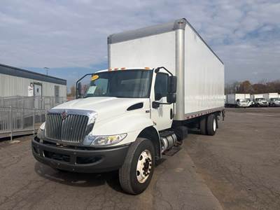 International MV607 26 ft Box Truck - 240HP, 6 Speed Automatic, Roll up Door, Liftgate